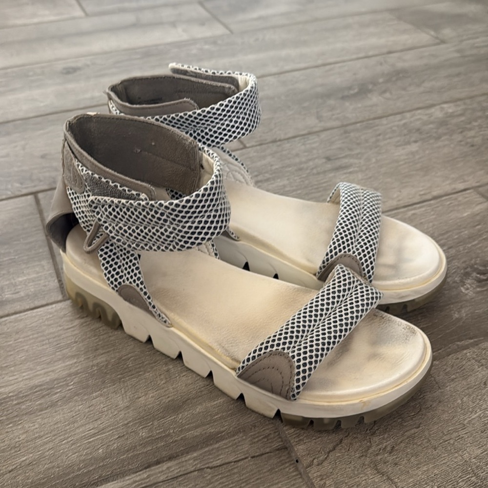 Mia platform sandals